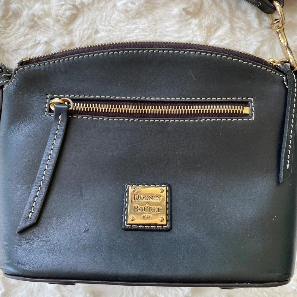 Dooney & Bourke Crossbody Bag Small Black Leather Domed Purse Classic Luxury